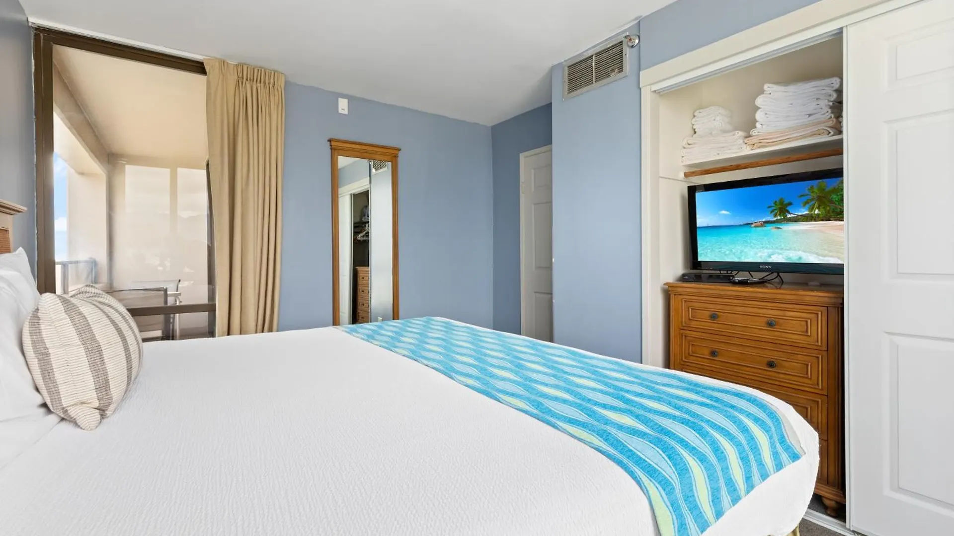 Apartment Spectacular Ocean & Diamond Head View 2 Bedroom Condo With Free Parking! Honolulu United States